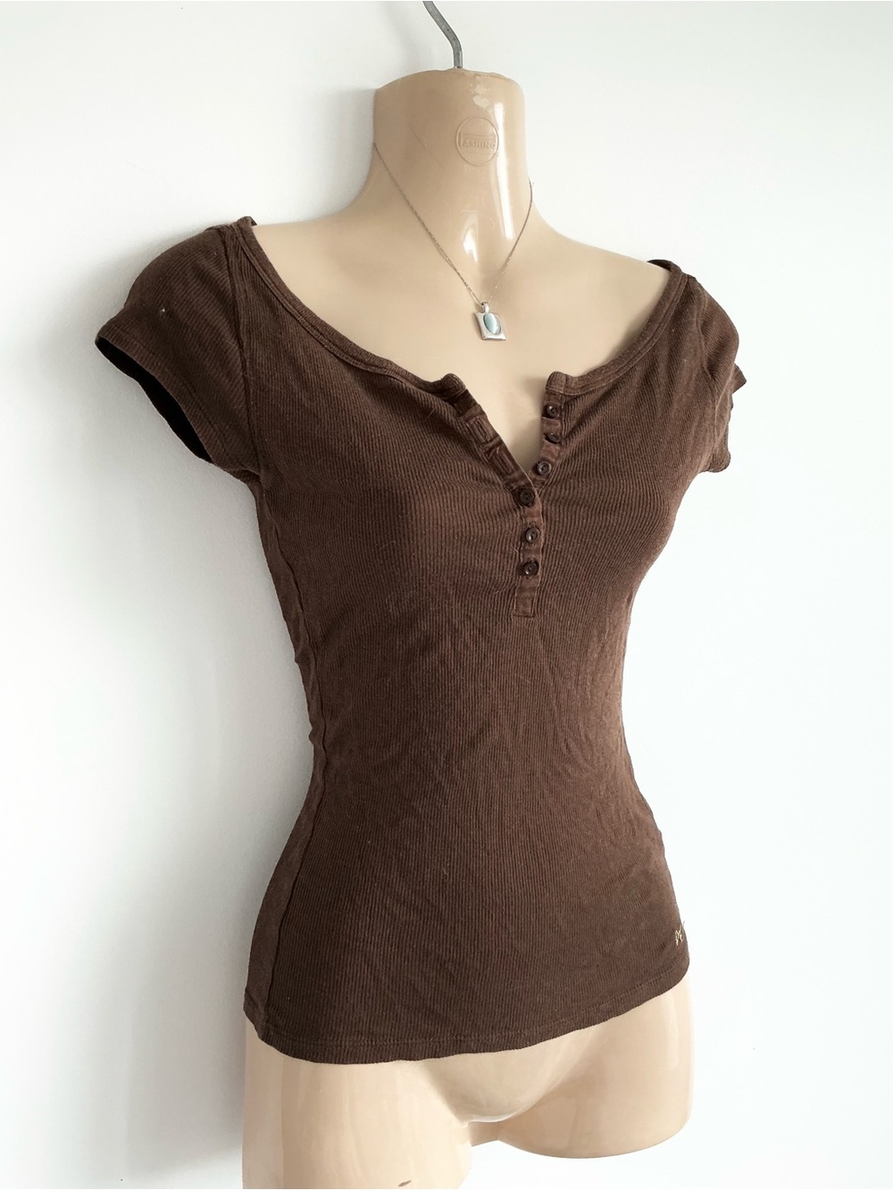 Y2K vintage American eagle Brown button up Short Sleeve Henley top Bella swan - Picture 3 of 3
